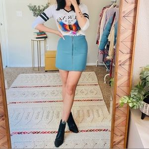 Super cute zip up mini skirt